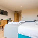 Imperial 4*