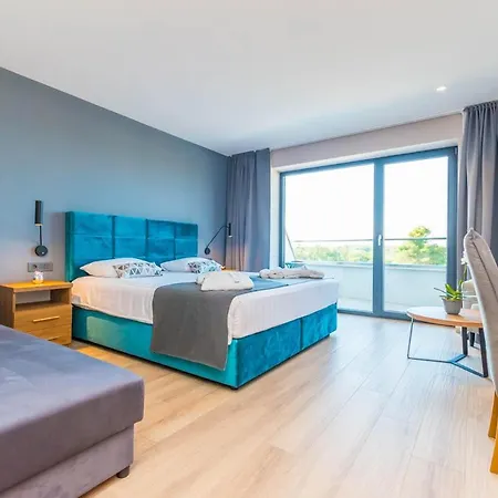 Delfin Lanterna Hotel 4*