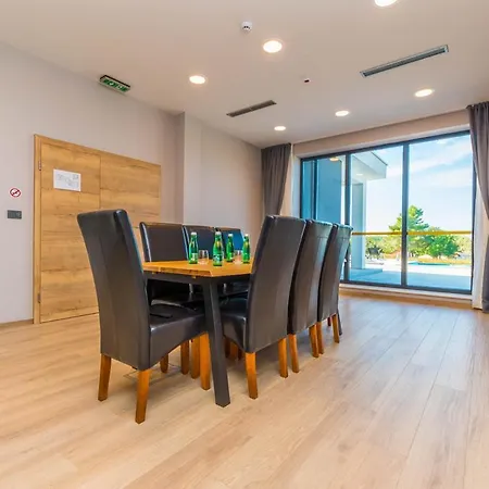 Delfin Lanterna Tar-Vabriga