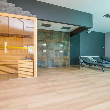 Delfin Lanterna Otel Tar-Vabriga