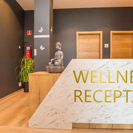 Delfin Lanterna Hotel