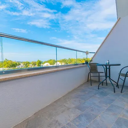 Delfin Lanterna Otel