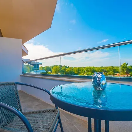 Delfin Lanterna Otel 4*