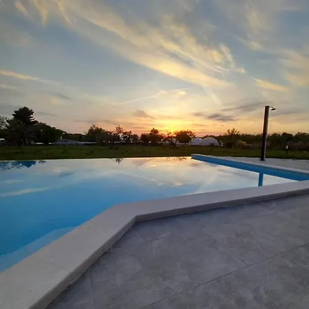 Delfin Lanterna Hotel 4*