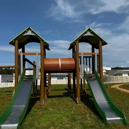 Delfin Lanterna Otel Tar-Vabriga