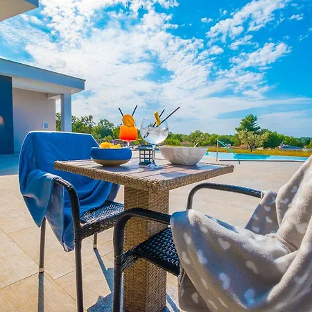 מלון Delfin Lanterna Tar-Vabriga