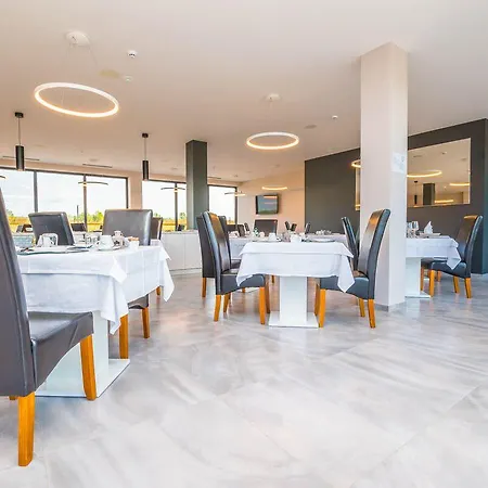 Delfin Lanterna Hotel 4*