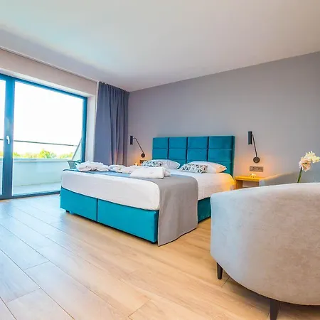 Delfin Lanterna Hotel