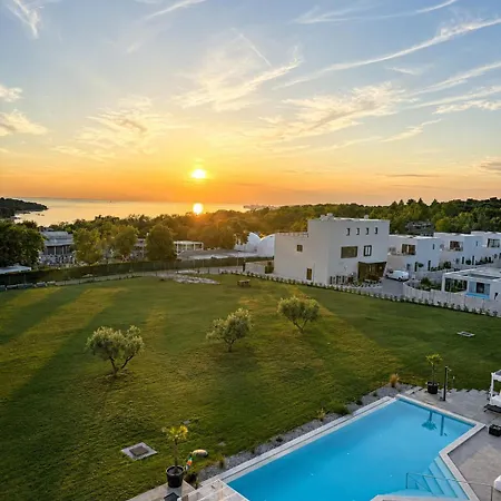 Delfin Lanterna Hotel 4*